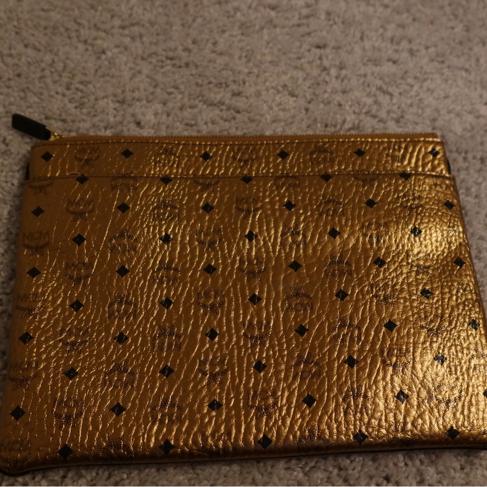 MCM Clutch Gold